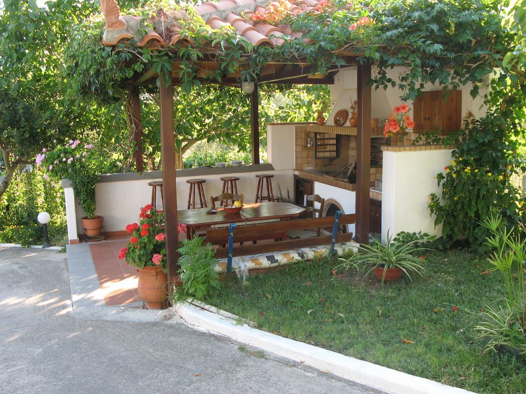 Alexandra Sofia Stafylos Exterior foto