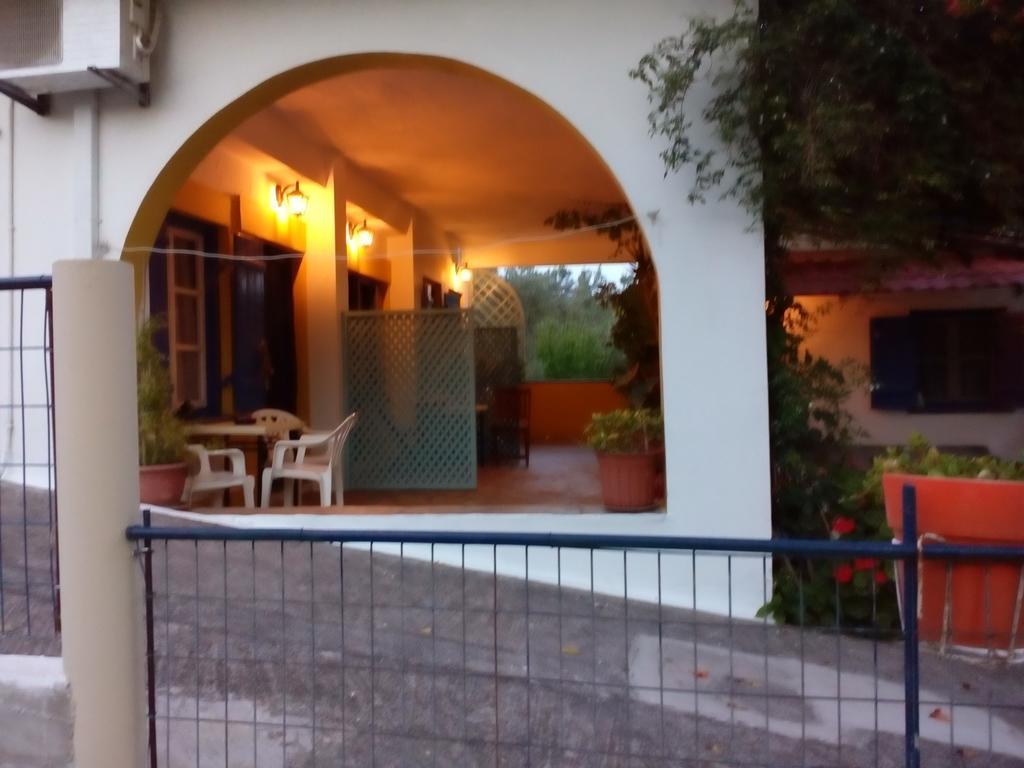 Alexandra Sofia Stafylos Exterior foto