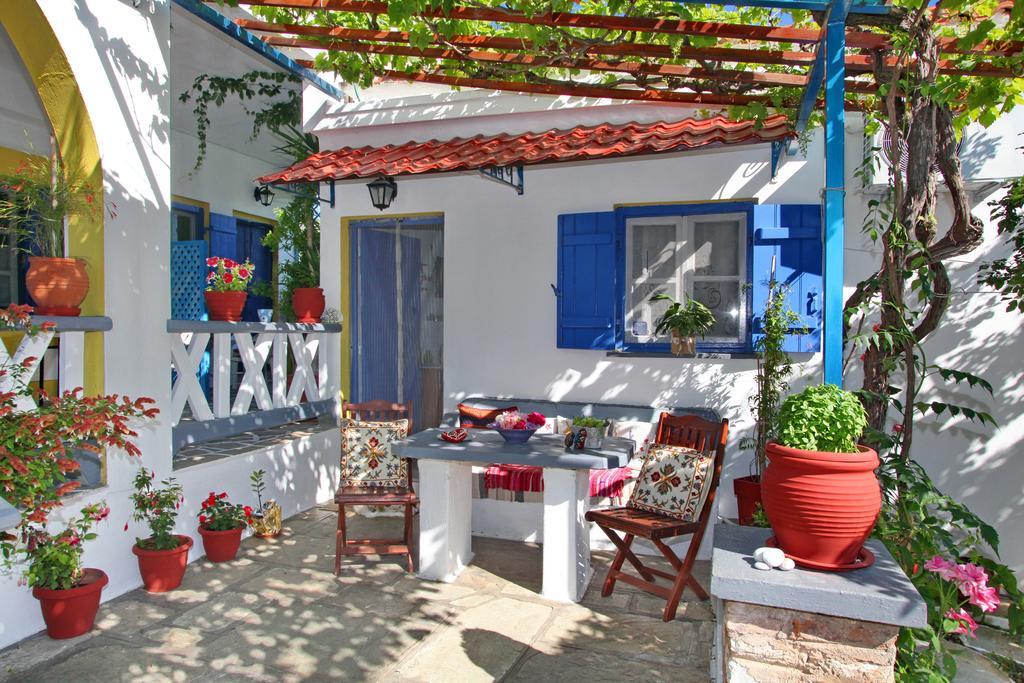Alexandra Sofia Stafylos Exterior foto